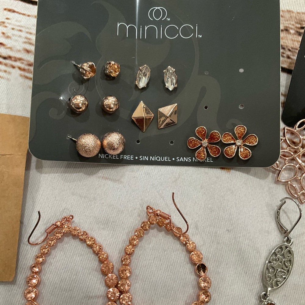 FASHION EARRING BUNDLE - Picture 4 of 7
